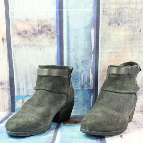 Clarks Gray Suede Strappy Side Zip Ankle Heeled Boots Size 8.5 M - Picture 2 of 9